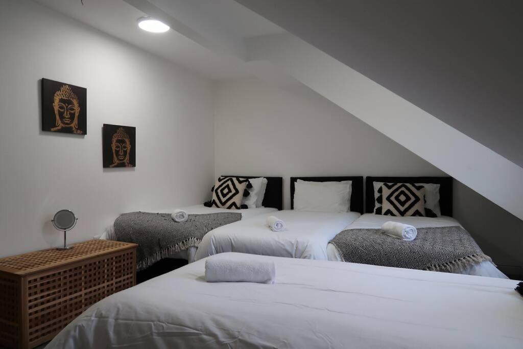 Two-Bedroom Apartment With Scenic Balcony View Шипли Екстериор снимка